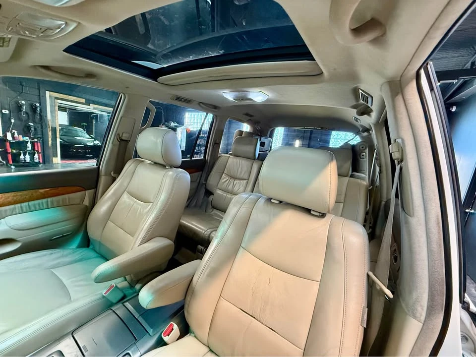 2005 Lexus GX 2nd Gen - Image 5 of 17