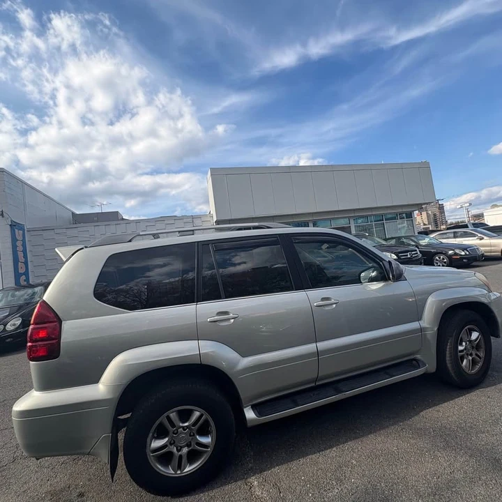 2005 Lexus GX 1st Gen - Image 5 of 7