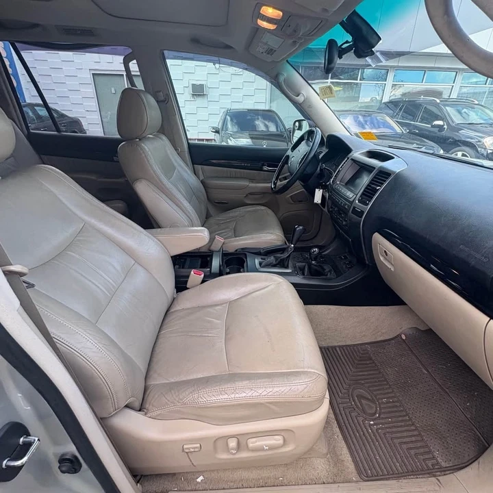 2005 Lexus GX 1st Gen - Image 4 of 7