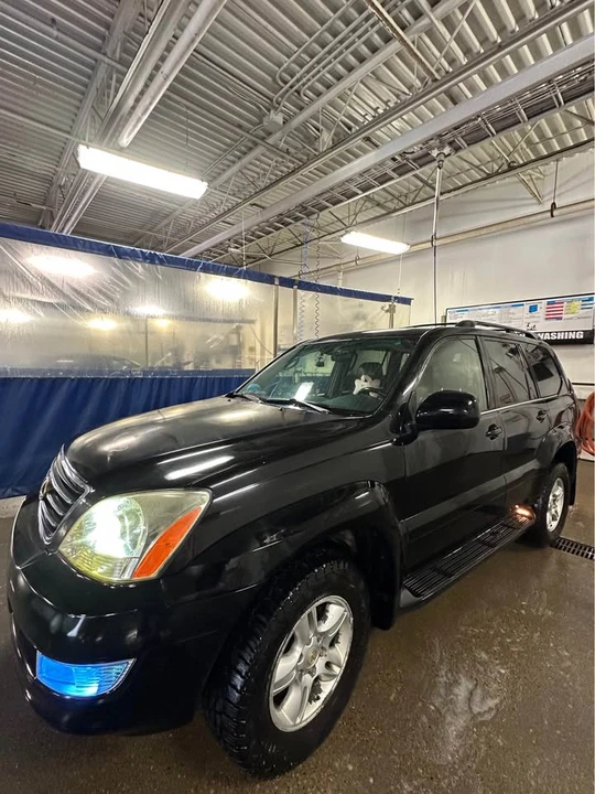 2005 Lexus GX 1st Gen - Image 2 of 12