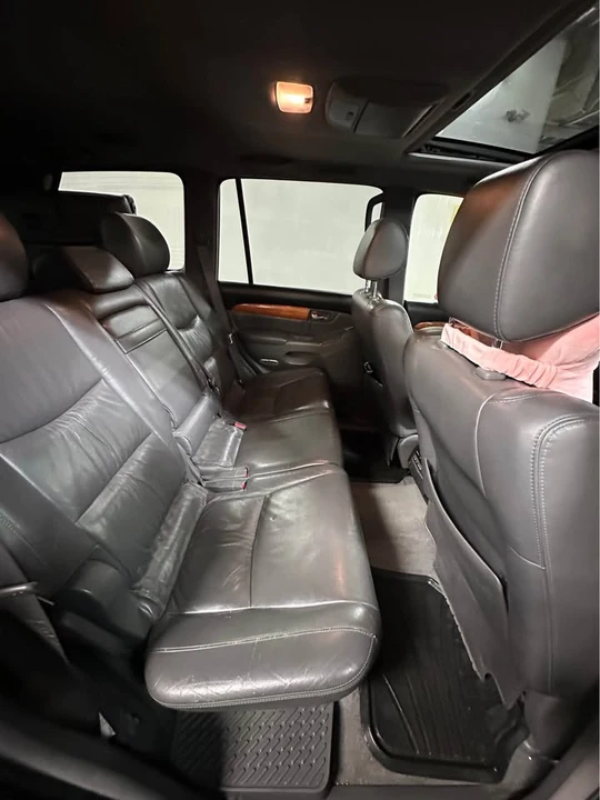 2005 Lexus GX 1st Gen - Image 10 of 12