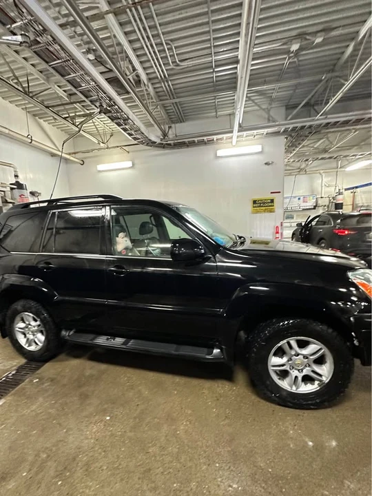 2005 Lexus GX 1st Gen - Image 7 of 12