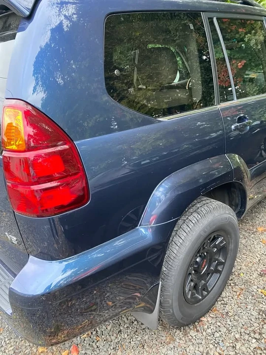 2005 Lexus GX 1st Gen - Image 5 of 8