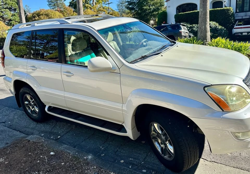 2005 Lexus GX 1st Gen - Image 2 of 4
