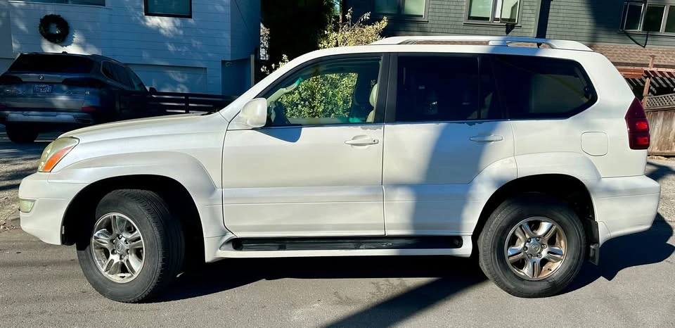 2005 Lexus GX 1st Gen - Image 4 of 4