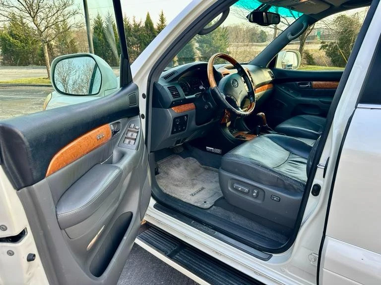 2005 Lexus GX 1st Gen - Image 10 of 16