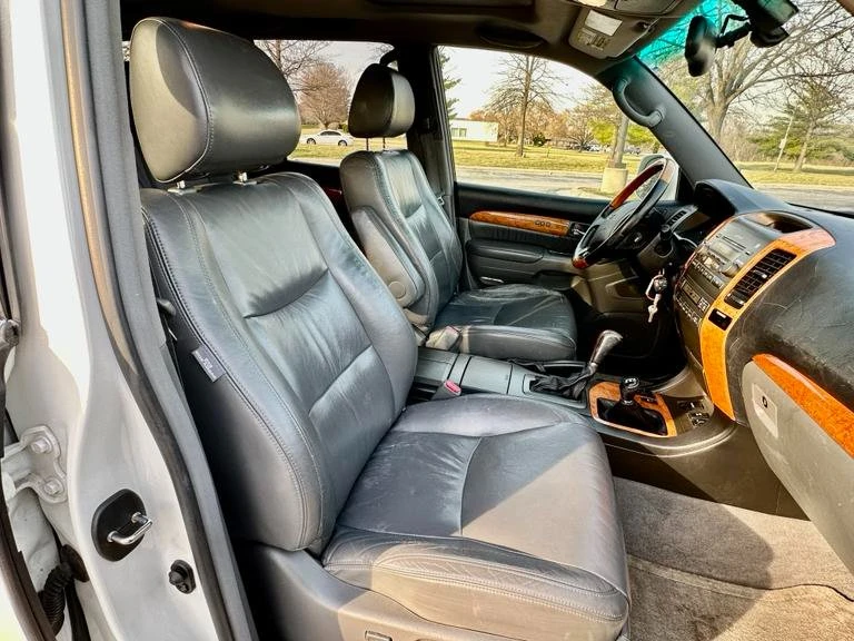 2005 Lexus GX 1st Gen - Image 11 of 16
