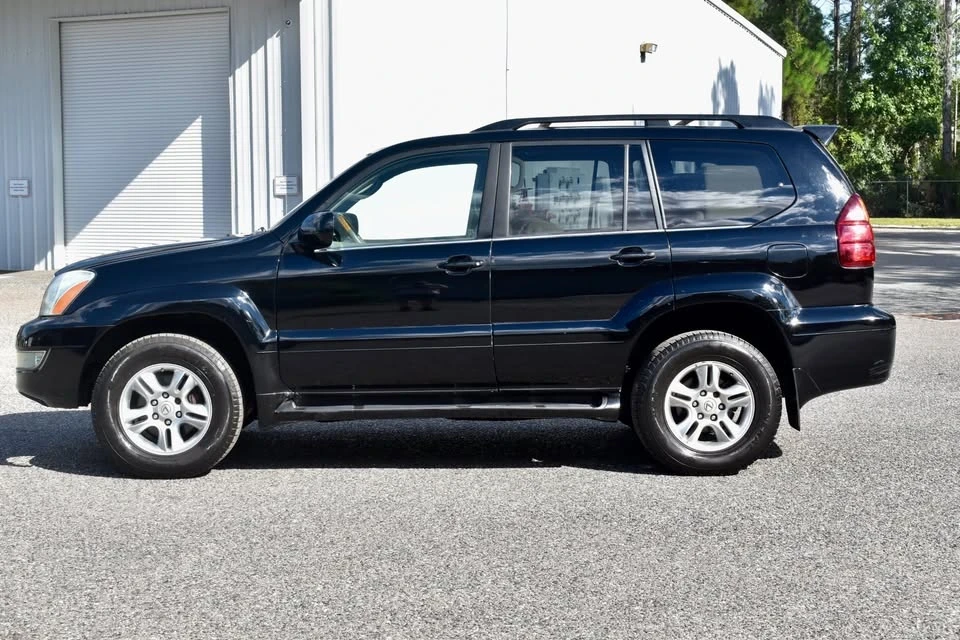 2005 Lexus GX 1st Gen - Image 2 of 20