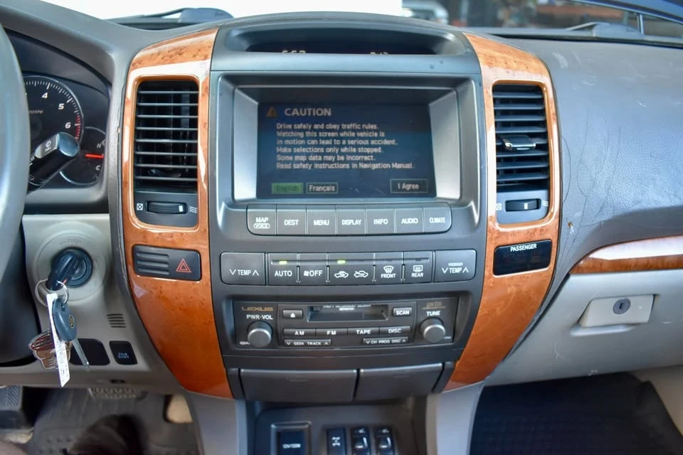 2005 Lexus GX 1st Gen - Image 16 of 20