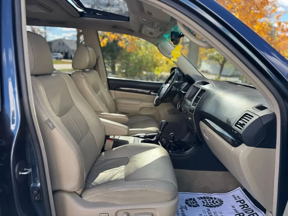 2005 Lexus GX 1st Gen - Image 16 of 19