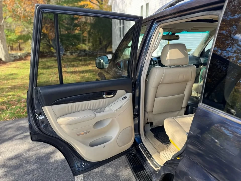 2005 Lexus GX 1st Gen - Image 10 of 19