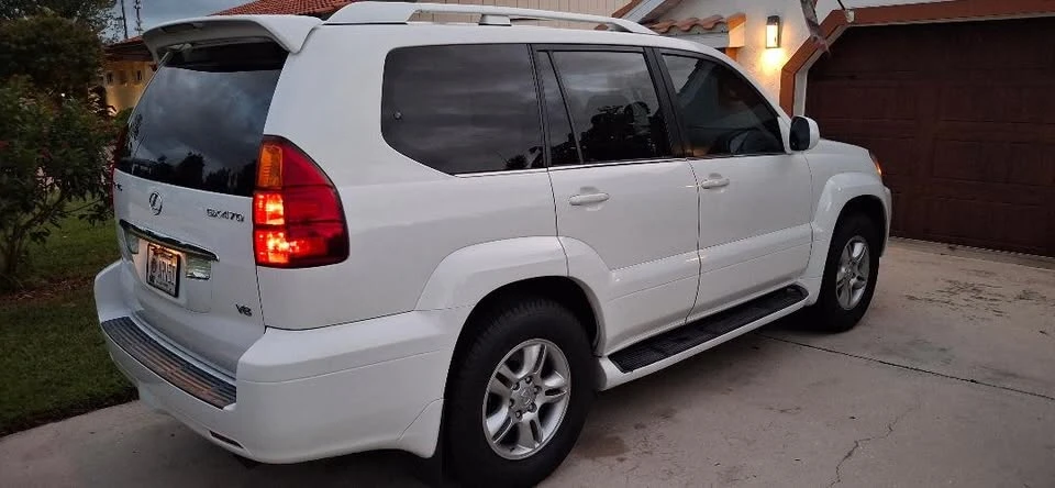 2005 Lexus GX 1st Gen - Image 3 of 13