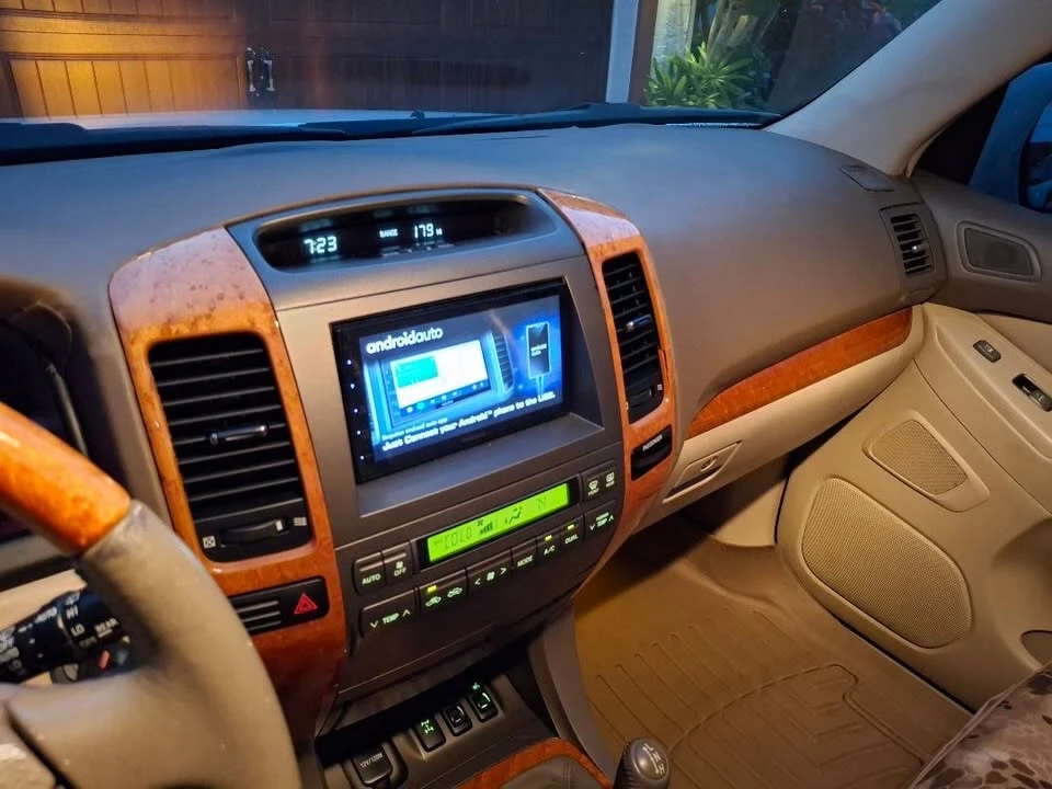 2005 Lexus GX 1st Gen - Image 8 of 13