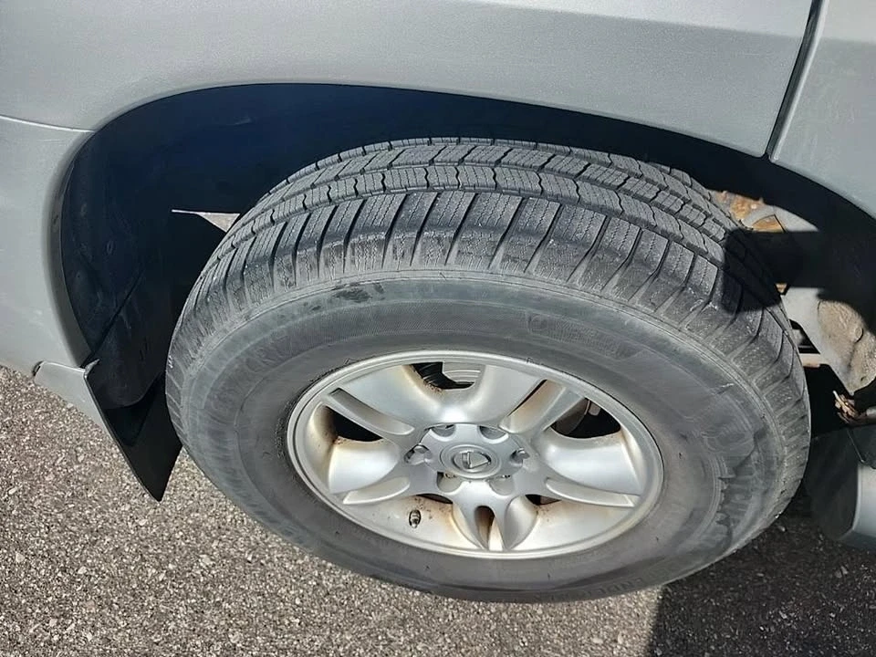 2005 Lexus GX 1st Gen - Image 7 of 11