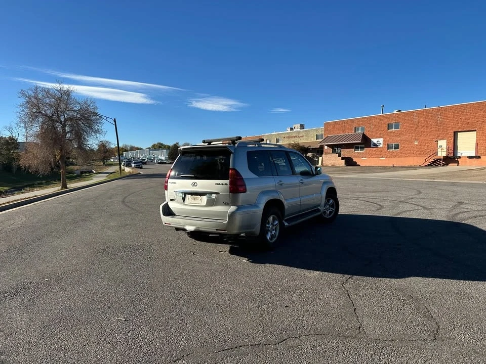 2005 Lexus GX 2nd Gen - Image 4 of 8