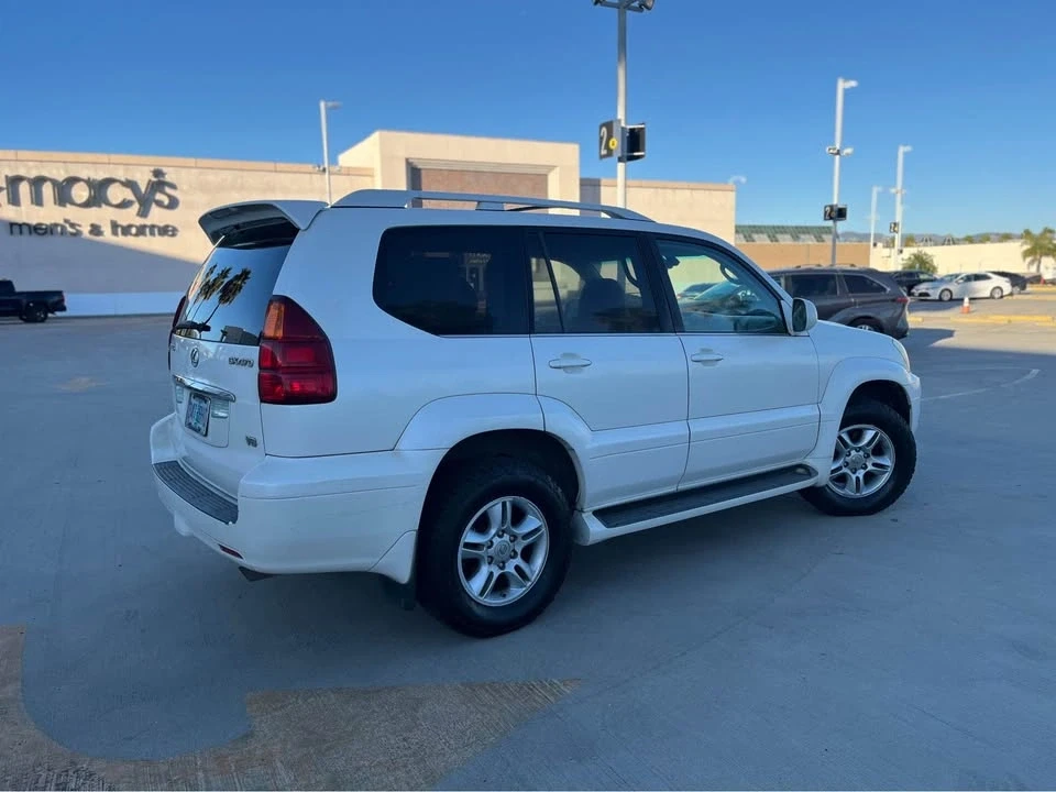 2005 Lexus GX 2nd Gen - Image 2 of 4