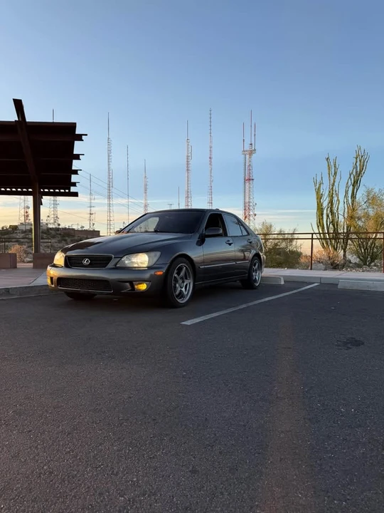 2005 Lexus IS 1st Gen - Image 5 of 8