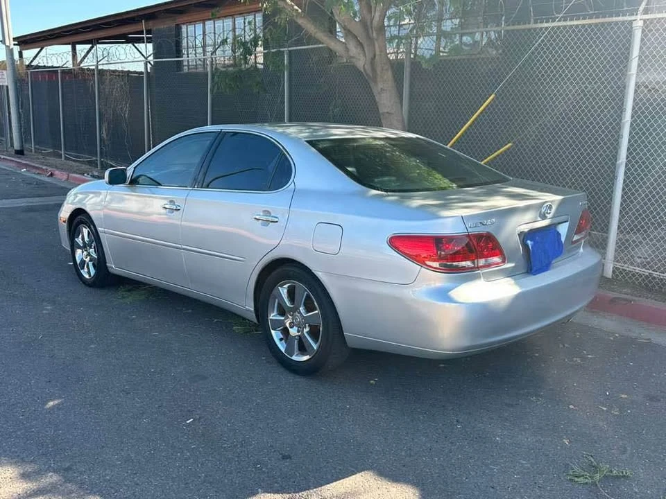 2005 Lexus IS 2nd Gen - Image 6 of 13