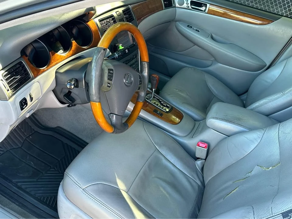 2005 Lexus IS 2nd Gen - Image 12 of 13