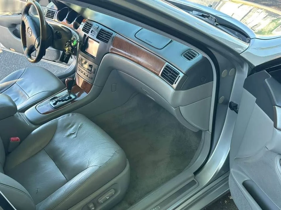 2005 Lexus IS 2nd Gen - Image 9 of 13