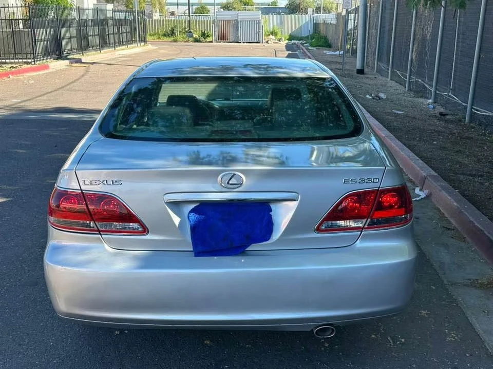 2005 Lexus IS 2nd Gen - Image 5 of 13