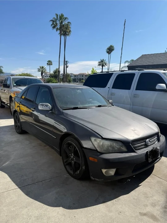 2005 Lexus IS 1st Gen - Image 4 of 4