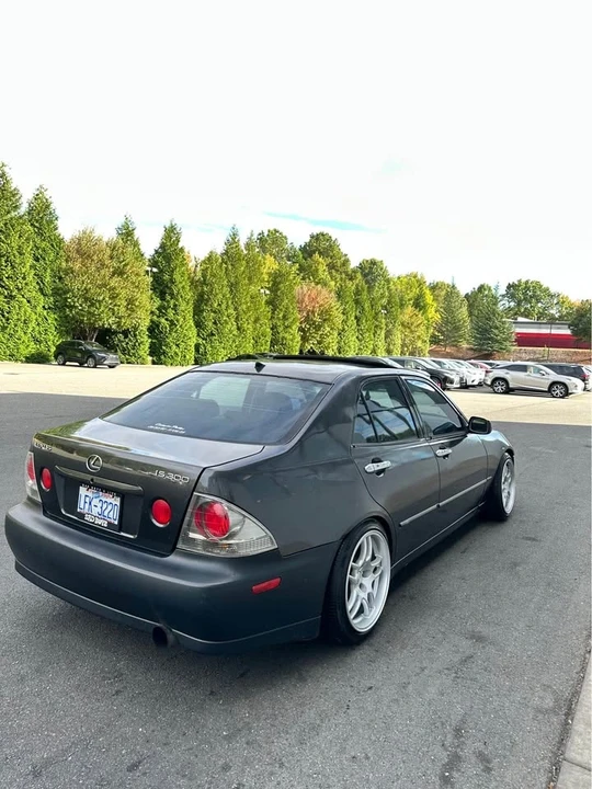 2005 Lexus IS 1st Gen - Image 5 of 8