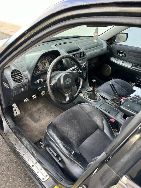 2005 Lexus IS 1st Gen - Image 7 of 8