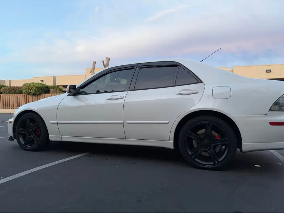 2005 Lexus IS 1st Gen - Image 7 of 8