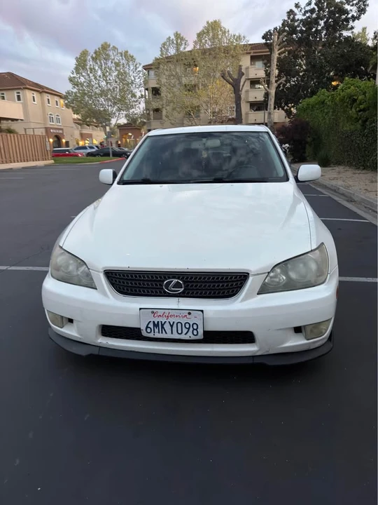 2005 Lexus IS 1st Gen - Image 4 of 8