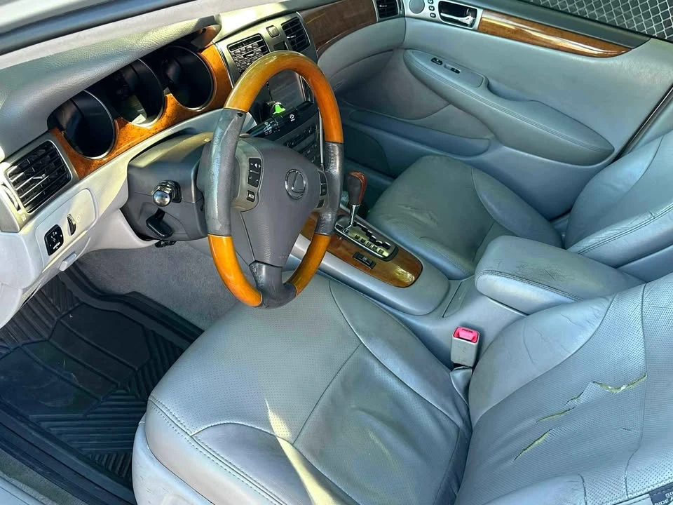 2005 Lexus IS 1st Gen - Image 8 of 10