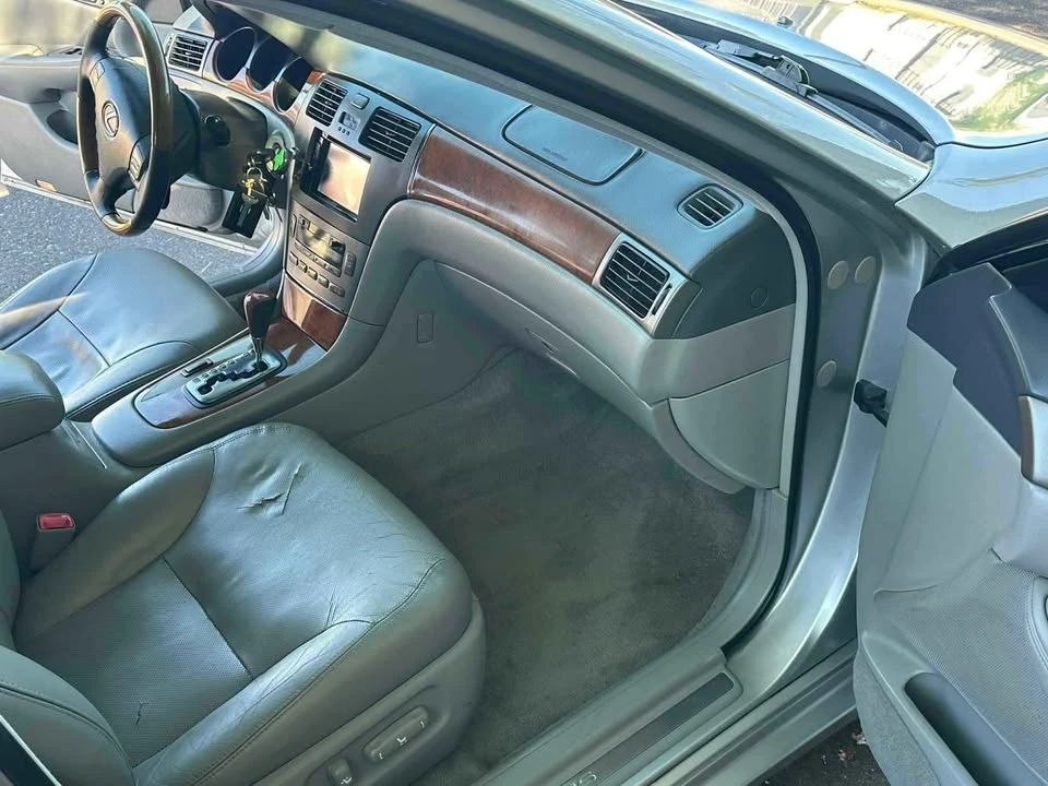 2005 Lexus IS 1st Gen - Image 9 of 10