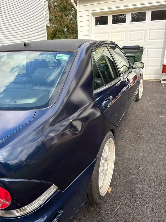 2005 Lexus IS 1st Gen - Image 4 of 9
