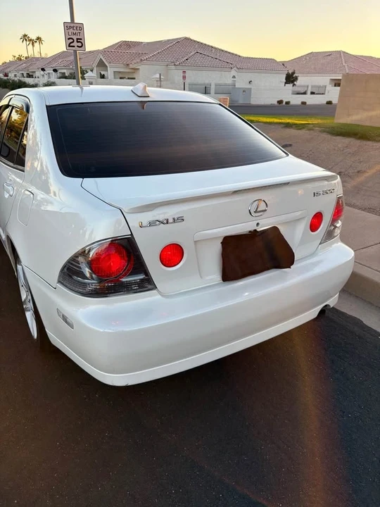 2005 Lexus IS 1st Gen - Image 8 of 19