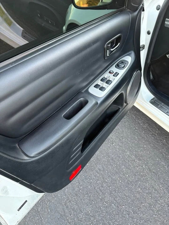 2005 Lexus IS 1st Gen - Image 9 of 19