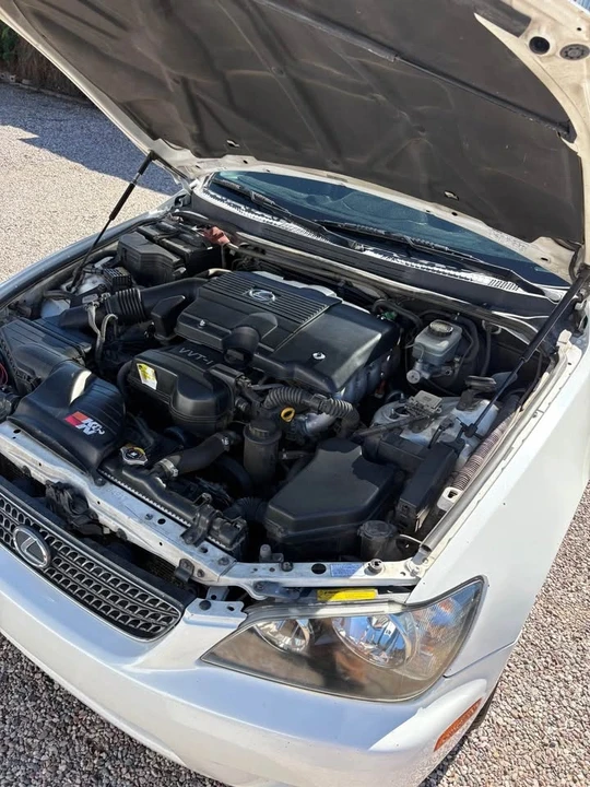 2005 Lexus IS 1st Gen - Image 12 of 19
