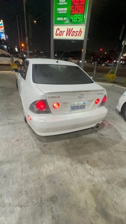 2005 Lexus IS 1st Gen - Image 4 of 8