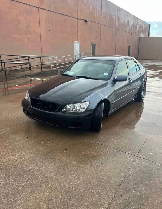 2005 Lexus IS 1st Gen - Image 6 of 10