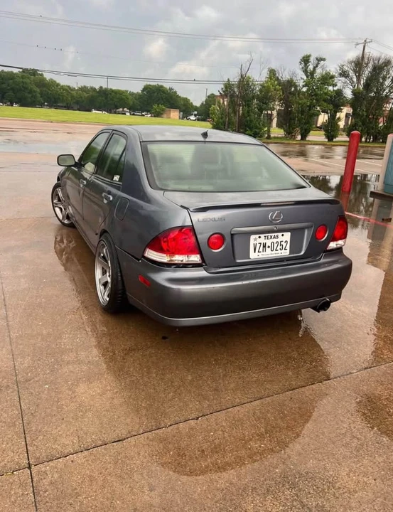 2005 Lexus IS 1st Gen - Image 2 of 10