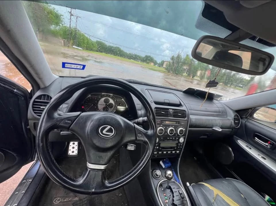 2005 Lexus IS 1st Gen - Image 3 of 10
