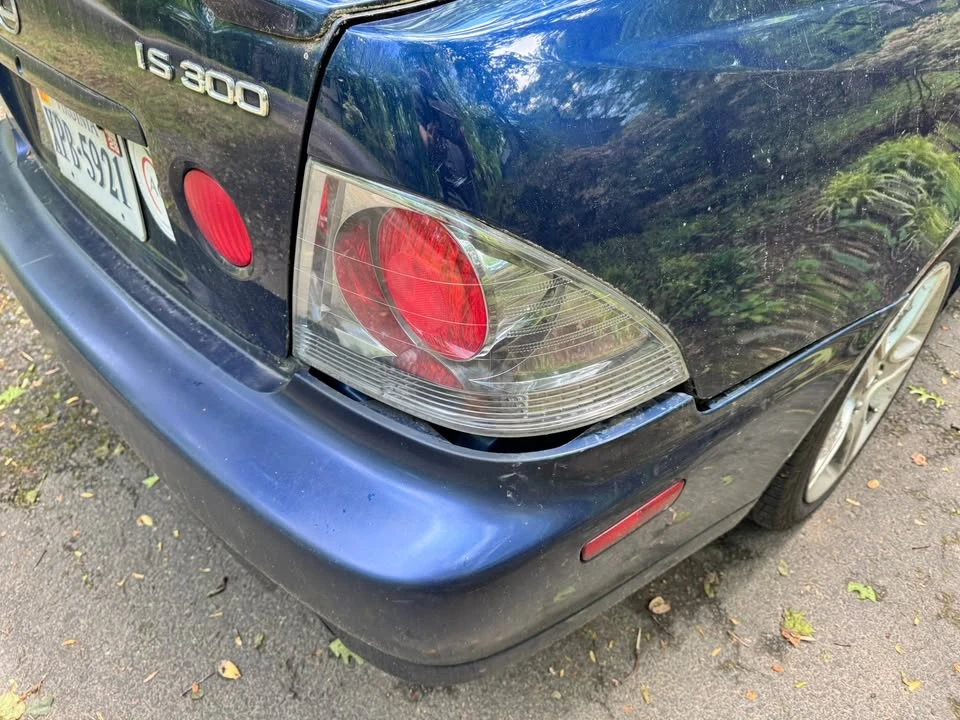 2005 Lexus IS 1st Gen - Image 5 of 12