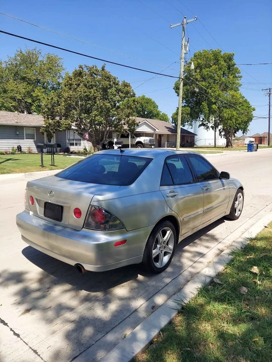2005 Lexus IS 1st Gen - Image 4 of 11
