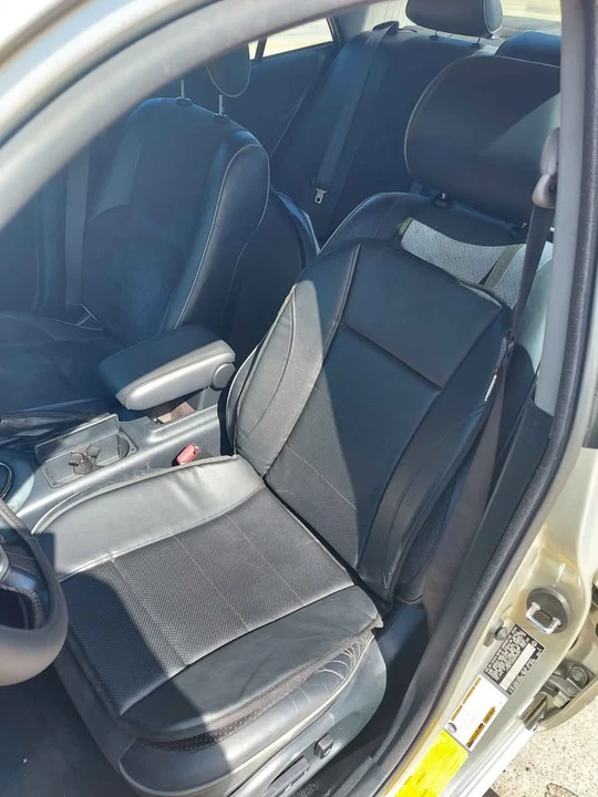 2005 Lexus IS 1st Gen - Image 6 of 11