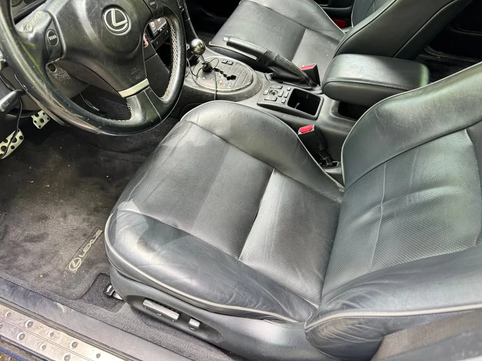 2005 Lexus IS 1st Gen - Image 9 of 12