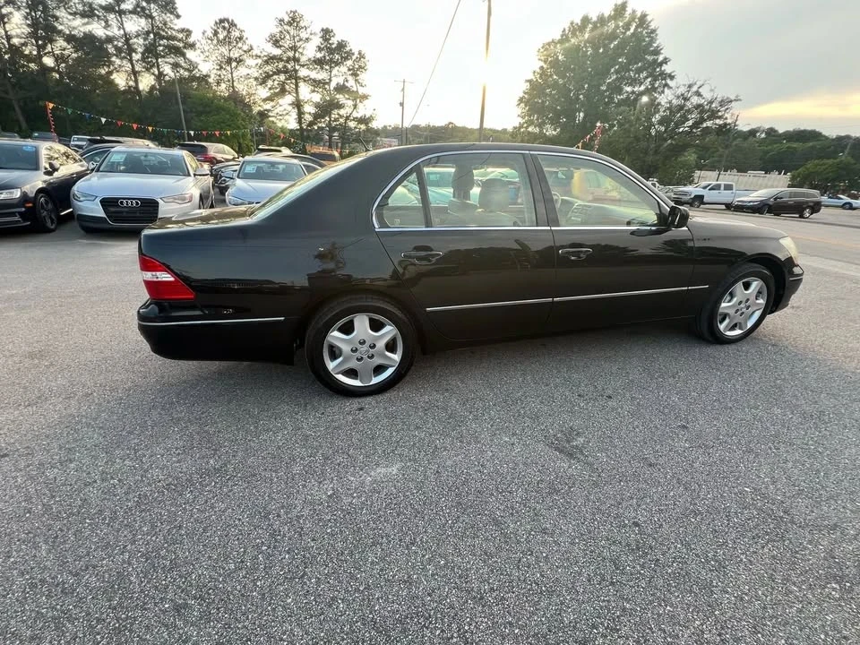 2005 Lexus LS 3rd Gen - Image 5 of 14