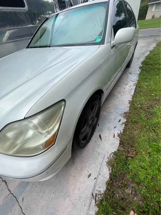 2005 Lexus LS 3rd Gen - Image 9 of 14
