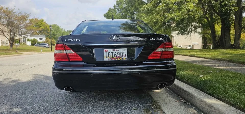2005 Lexus LS 3rd Gen - Image 5 of 17
