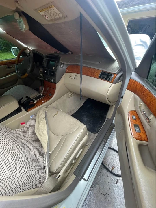 2005 Lexus LS 3rd Gen - Image 14 of 14