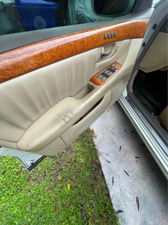 2005 Lexus LS 3rd Gen - Image 10 of 14
