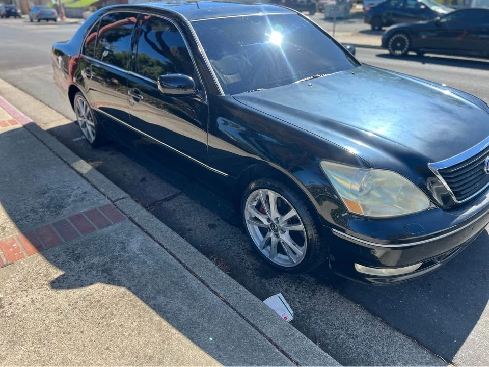 2005 Lexus LS 3rd Gen - Image 3 of 9